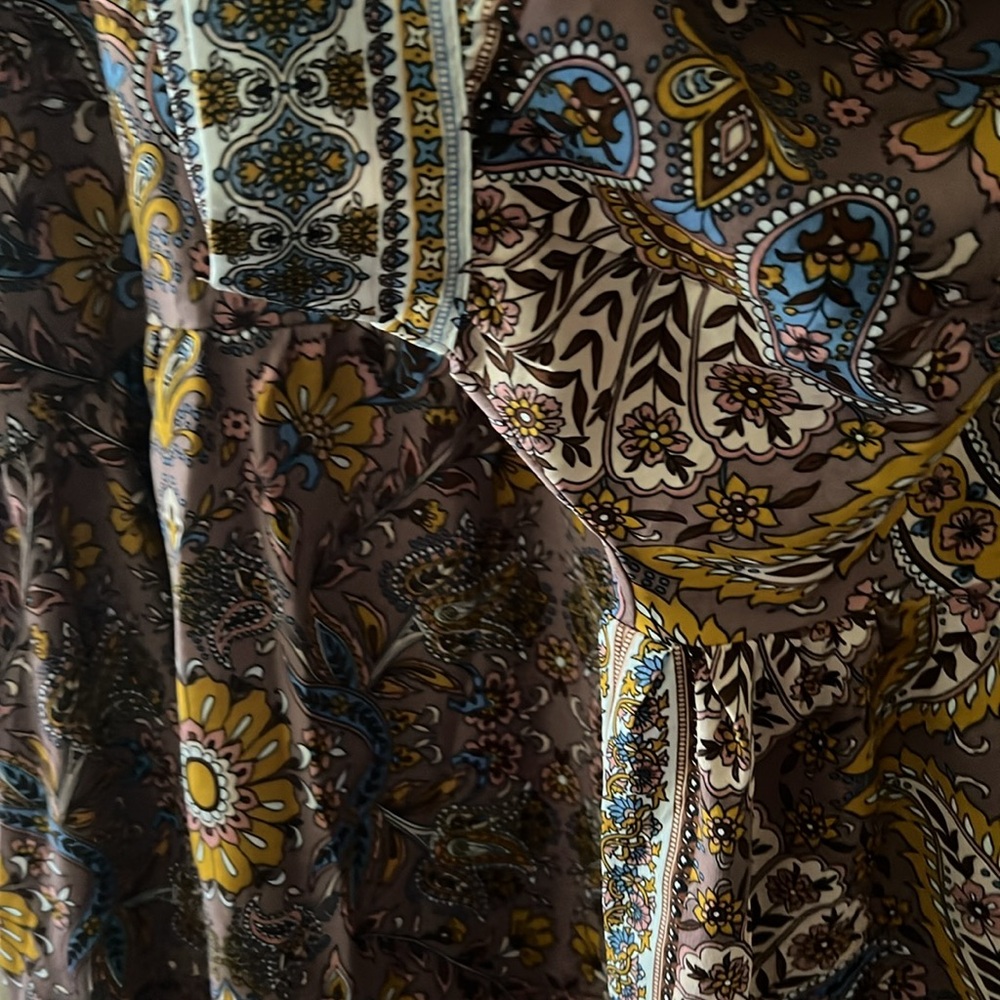 Floral Top - Picture 4 of 5